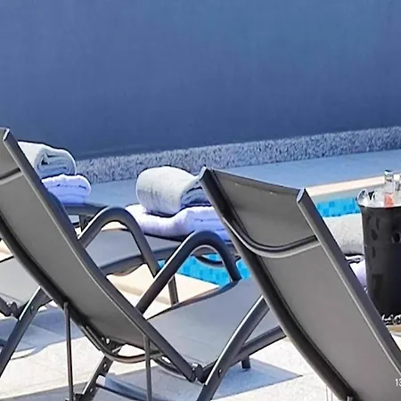 With Terrace And Swimming Pool Apartment *