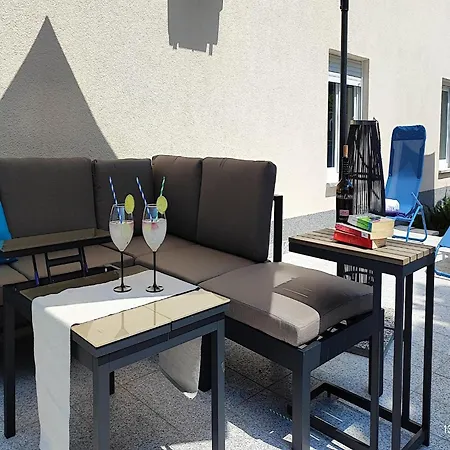Apartment With Terrace And Swimming Pool Crikvenica